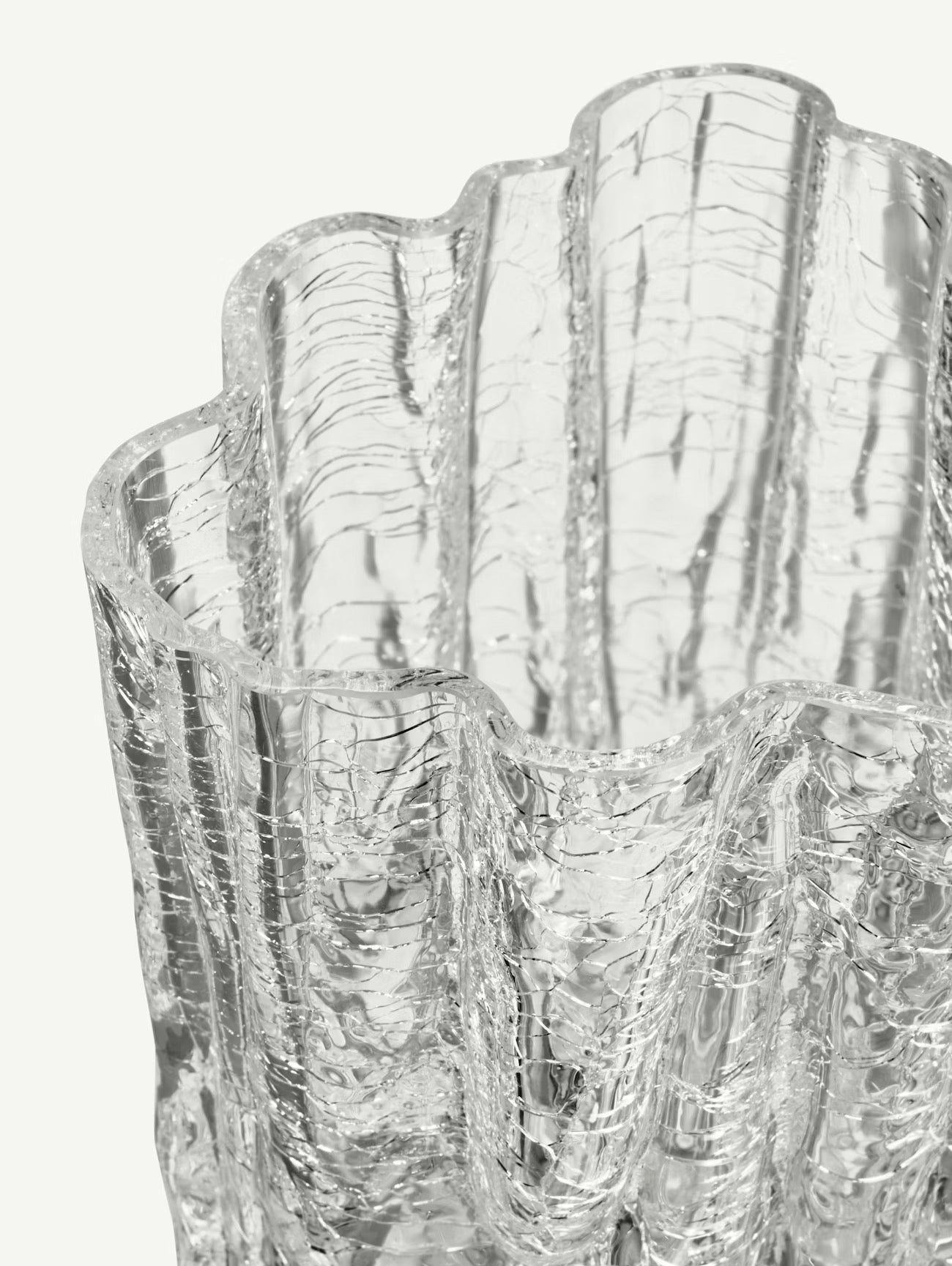 
                  
                    Crackle minivas 112 mm, Clear • Kosta Boda
                  
                