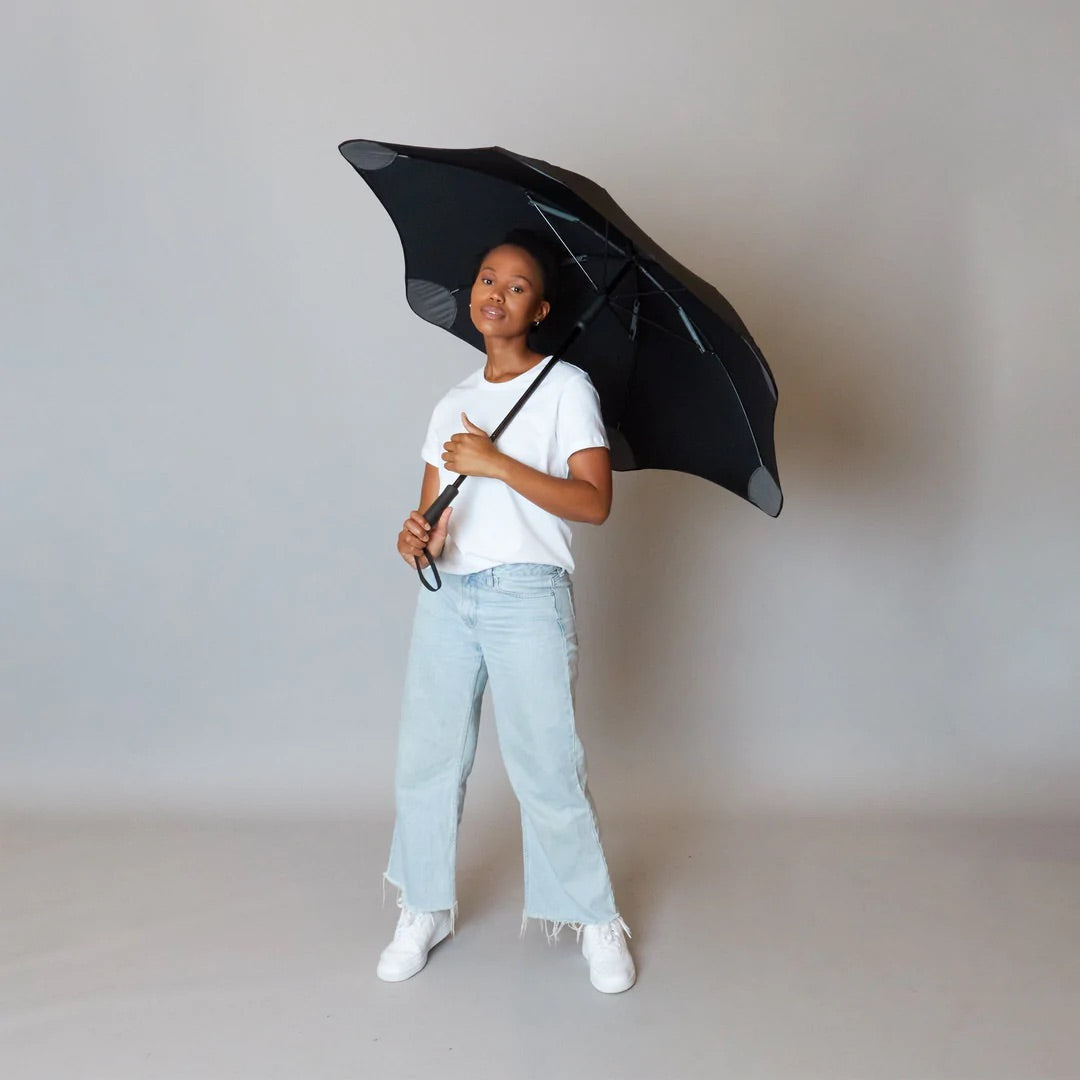 
                  
                    Classic Black, långt paraply | Blunt Umbrellas
                  
                