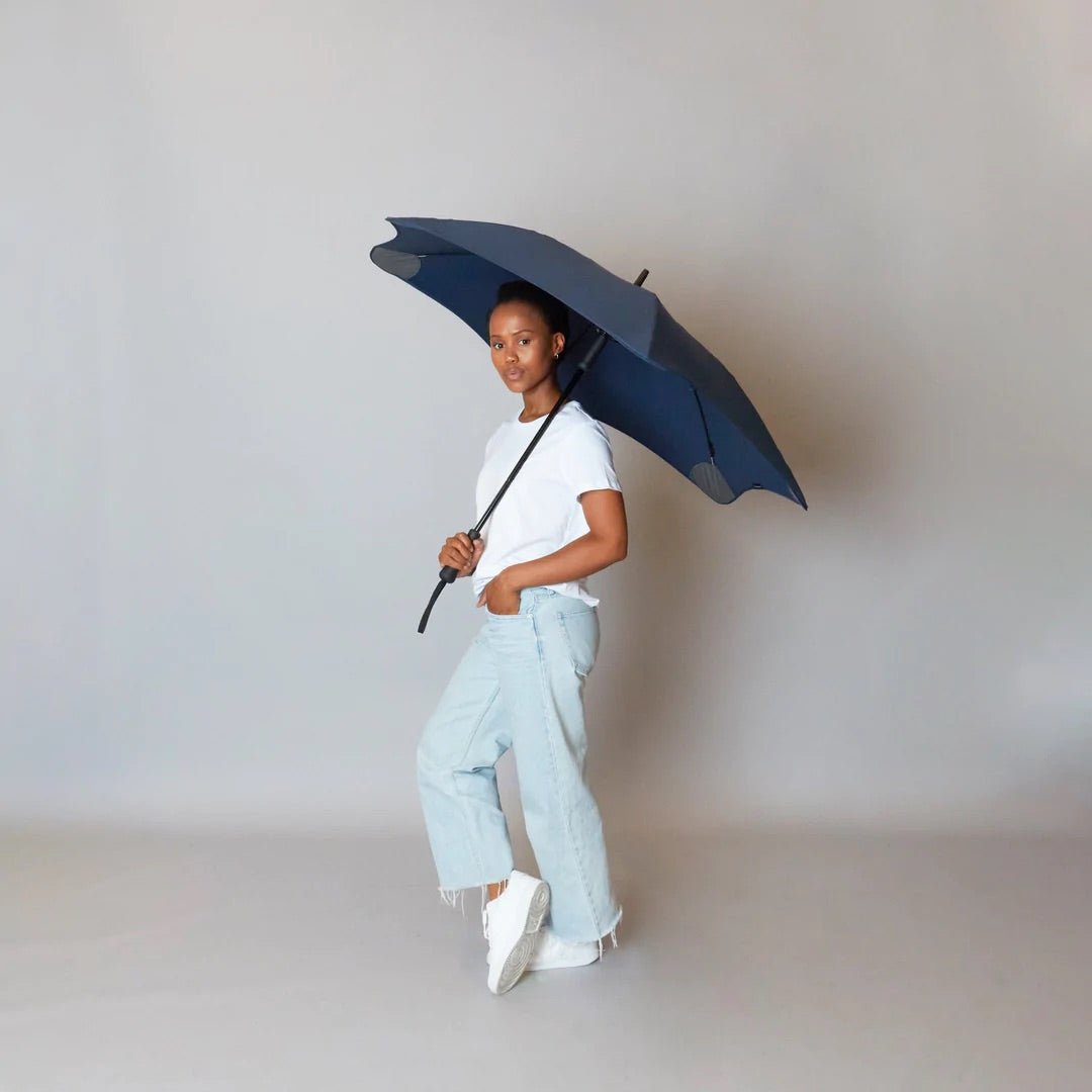 
                  
                    Classic Navy, långt paraply | Blunt Umbrellas
                  
                
