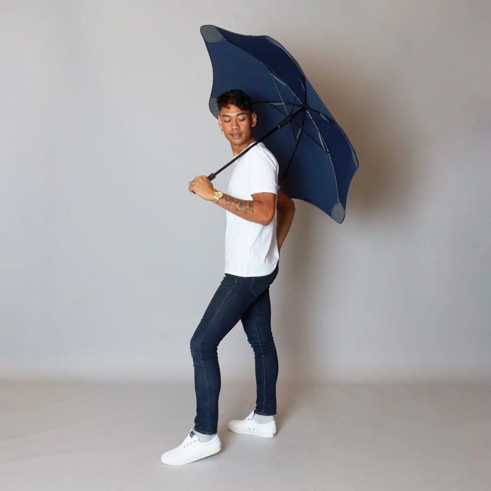 
                  
                    Classic Navy, långt paraply | Blunt Umbrellas
                  
                