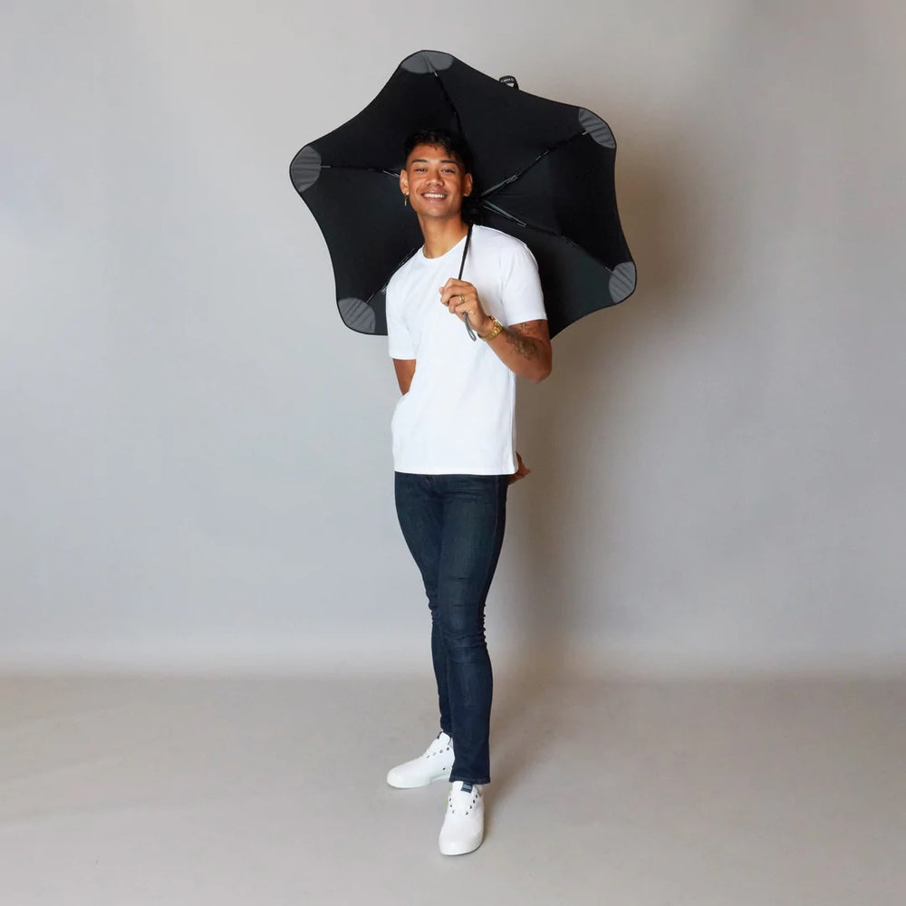
                  
                    Metro Black, hopfällbart paraply | Blunt Umbrellas
                  
                