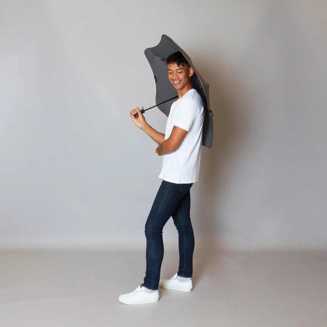 
                  
                    Metro Charcoal, hopfällbart paraply | Blunt Umbrellas
                  
                